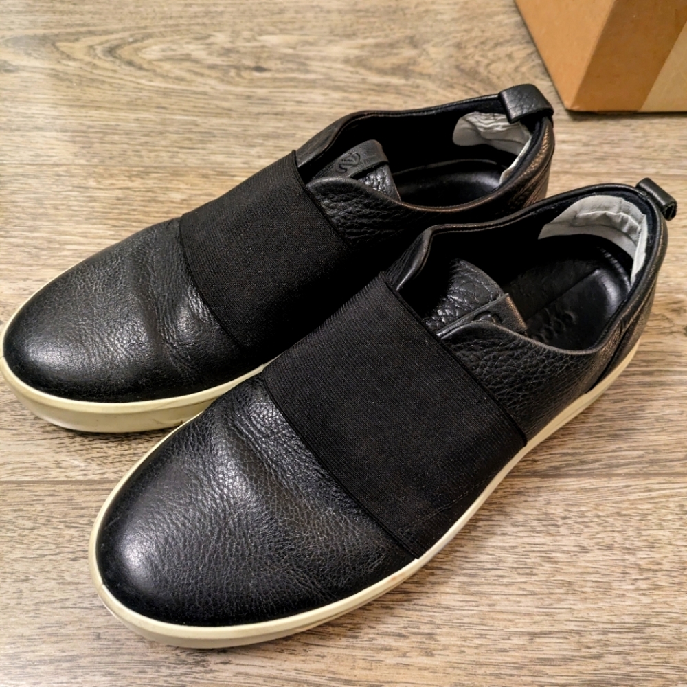 ECCO Black genuine leather slip on Sneakers